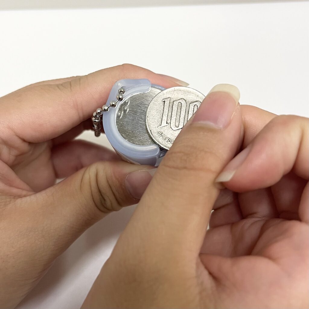 セリアのコインシリンダーが話題！100円玉専用でガチャガチャやゲームセンターに便利✨ | セリアのお家 seriaマニア部