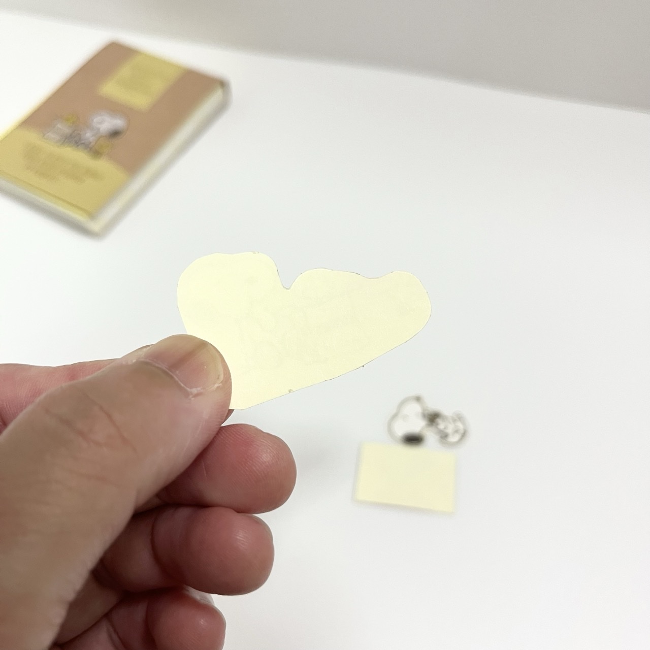 裏返すと真っ白。糊がしっかり転写できているかの確認