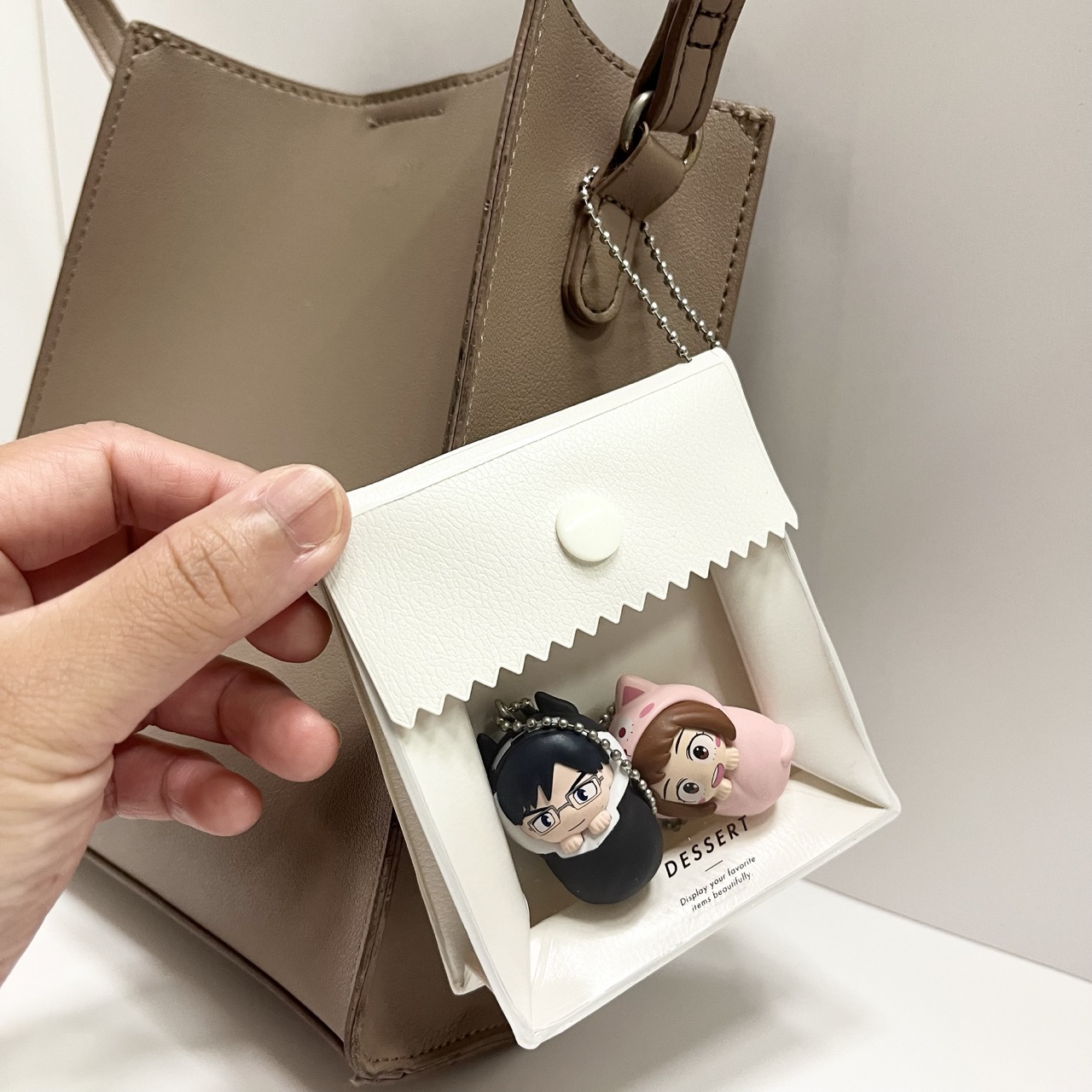クラフトバッグ風キーホルダーをバッグに付けたところ