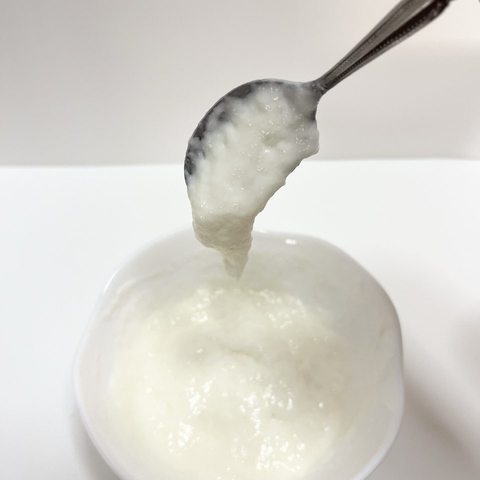 のび〜るパウダー ヨーグルトが伸びる様子