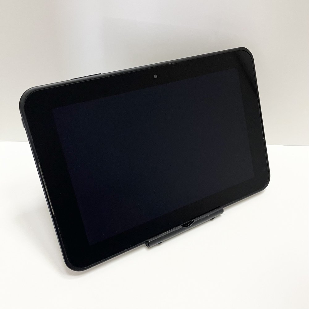 セリア モバイルデバイススタンドにスマイルゼミのタブレットを置いたところ